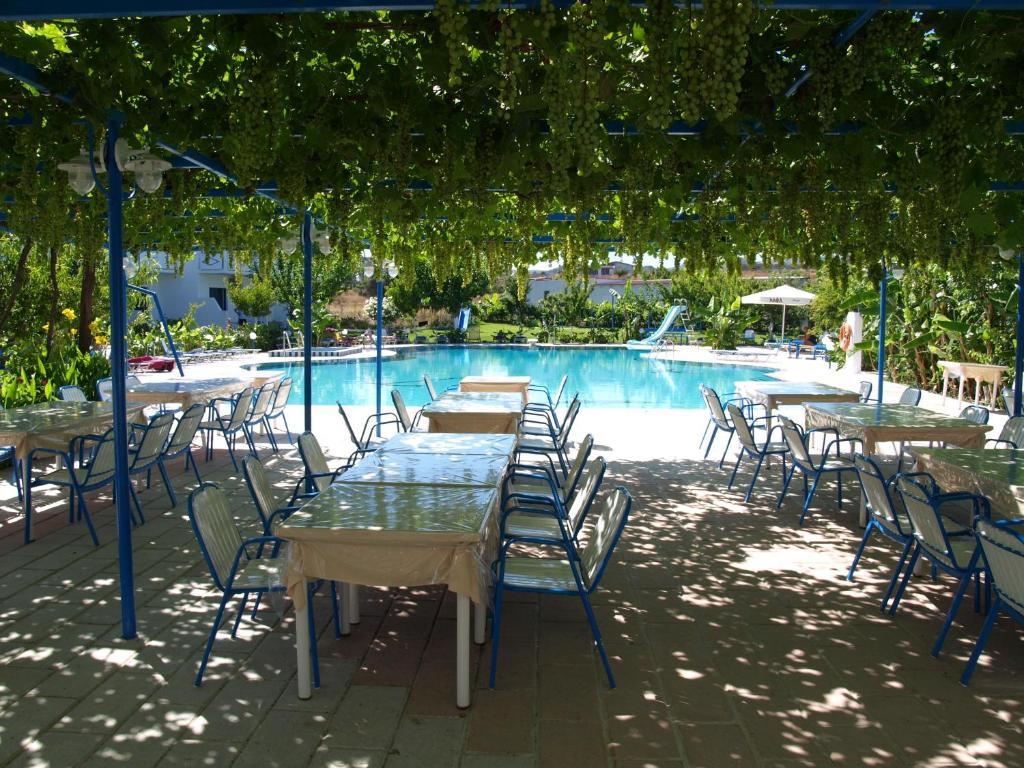 Garden Hotel Pastida Екстериор снимка